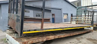 Flat deck bodies 6.9m and 7.4m