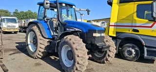 Selling New Holland Tm155 tractor 4x4