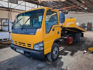 2008 Isuzu Nqr500 rollback 5ton truck