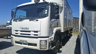 2012 Isuzu ftr850 closed body 8ton truck