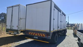 2012 Isuzu ftr850 closed body 8ton truck