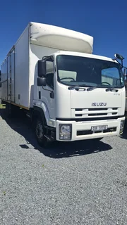 2014 Isuzu ftr850 closed body 8ton truck