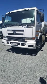 2006 Nissan UD440 fuel tanker truck