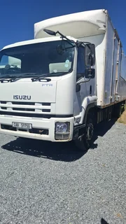 2014 Isuzu ftr850 closed body 8ton truck