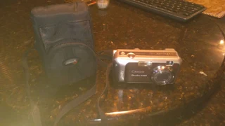 Canon powershot A460 with pouch