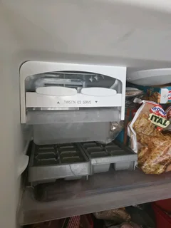 LG EXPRESS COOL Fridge with freezer