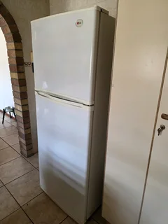 LG EXPRESS COOL Fridge with freezer