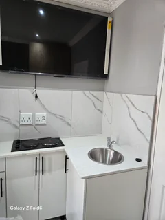NEWLY RENOVATED ENSUITE FULLY FURNISHED ROOMS FOR RENTAL IN KWAMASHU C SECTION
