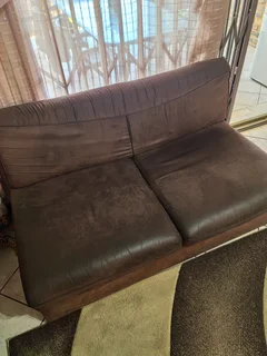 LOUNGE SUITE FOR SALE