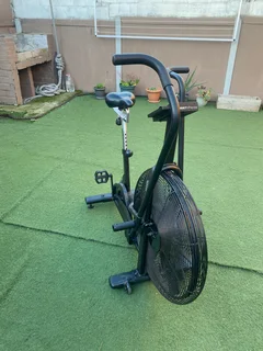 Assault AirBike Classic – Chain-Driven Beast!