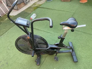 Assault AirBike Classic – Chain-Driven Beast!