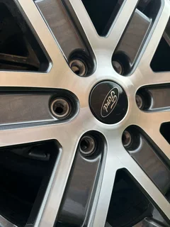 18” OEM Ford mags and tyres