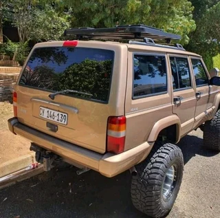 2000 Jeep Cherokee XJ Full house