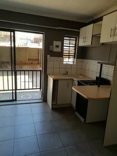 1bedroom cottage for rental R3950 in Groblerpark Greenshank Roodepoort next to khayalala flats
