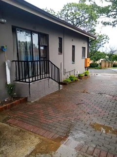 1bedroom cottage for rental in Groblerpark Roodepoort R3950 incl water, own prepaid electricity