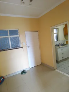 Spacious room available for rent in Glenwoon/bulwer.