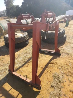 Brick grab with rotator