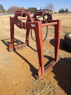 Brick grab with rotator