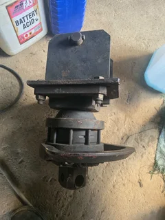 Brick grab with rotator