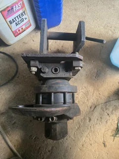 Brick grab with rotator