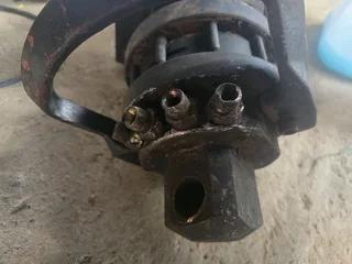 Brick grab with rotator