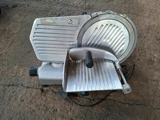 Meat slicer