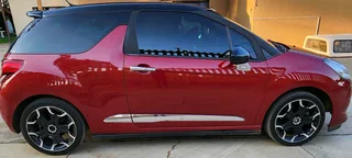 Citroen DS 3 (1.6 THP) Sport Chic 2012 Hatch back. 3 door