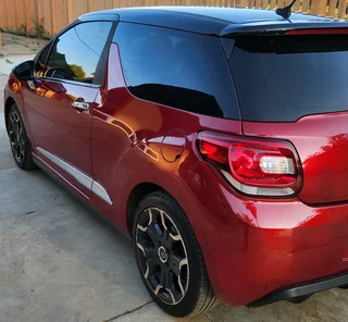 Citroen DS 3 (1.6 THP) Sport Chic 2012 Hatch back. 3 door