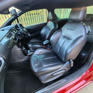 Citroen DS 3 (1.6 THP) Sport Chic 2012 Hatch back. 3 door