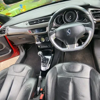 Citroen DS 3 (1.6 THP) Sport Chic 2012 Hatch back. 3 door