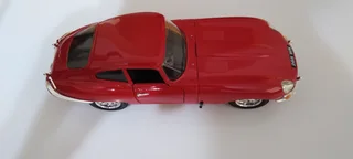 Jaguar  E-Type 1/18 scale model.