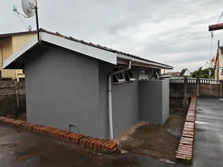 Outbuilding for rent in mobeni heights