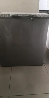 DEFY 210 Litre Metallic Chest Freezer - Like New - needs Regassing