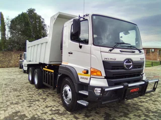 8 Ton Tip Truck For Hire / Earthmoving Plant Hire