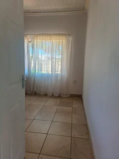 Two bedroom flat to rent Bloemfontein Uitsug/Fauna/Fleurdal