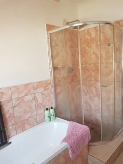 Three Bedroom and Two Bathroom House Available For Rent