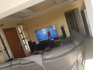 Three Bedroom and Two Bathroom House Available For Rent