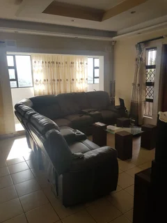 Three Bedroom and Two Bathroom House Available For Rent