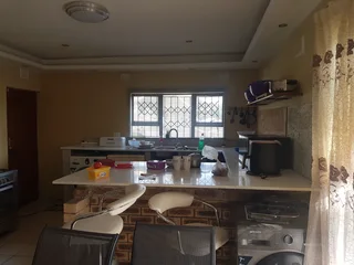 Three Bedroom and Two Bathroom House Available For Rent