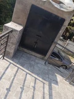 Three Bedroom and Two Bathroom House Available For Rent