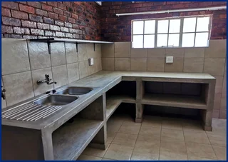 3-Bedroom flat to let on large property in Brenthurst, Brakpan.