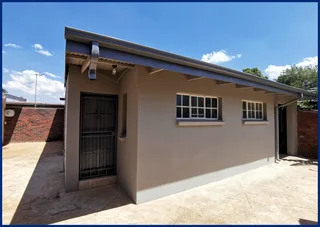 3-Bedroom flat to let on large property in Brenthurst, Brakpan.