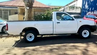 2017 NISSAN NP300 HARDBODY SINGLE CAB 2.0 PETROL MANUAL TRANSMISSION