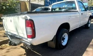 2017 NISSAN NP300 HARDBODY SINGLE CAB 2.0 PETROL MANUAL TRANSMISSION