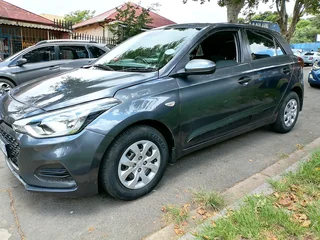 2018 HYUNDAI I20 MANUAL TRANSMISSION IN EXCELLENT CONDITION
