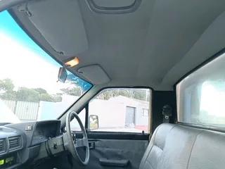 Toyota Hilux 2.4D 5 Speed Diesel