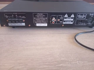 Pioneer F-208 FM/AM Digital Synthesizer Tuner