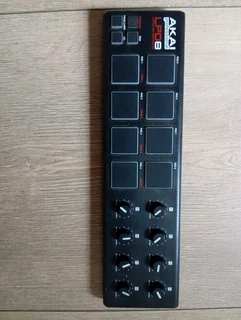Akai LPD8 Midi Controller