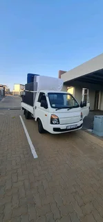 Bakkie for Hire in Midrand and surrounding areas for Furniture and Goods Removals