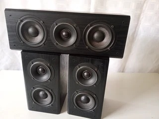 AR – Acoustic Research Surround & Centre Speakers